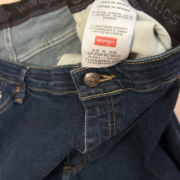 Wrangler Authentics Blue Denim Jeans Size 42x29 - Picture 5 of 5